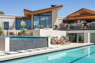 This is an example of a modern home design in Phoenix.