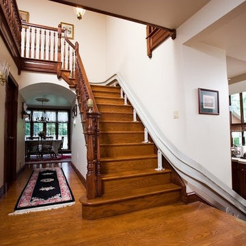 Custom Curved Stairlift inclinator