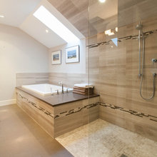 Master Bath: tub&shower