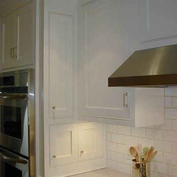White Kitchen w/ Butler Pantry