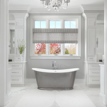 Hamptons-Inspired Frontenac Residence