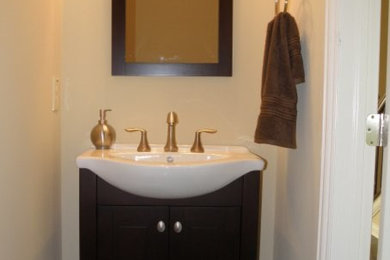Bathroom - bathroom idea in Columbus
