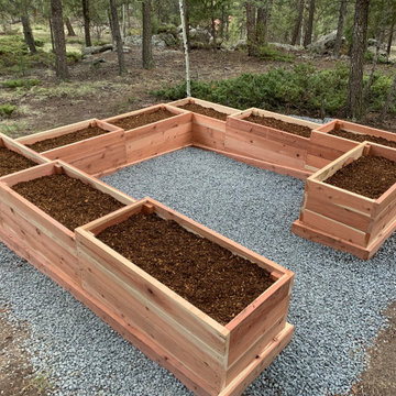 Custom Garden Bed Phase 1