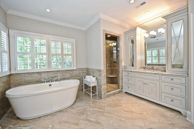 Example of a classic bathroom design in Charlotte