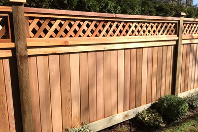 Inspiration for a huge traditional courtyard landscaping in Vancouver.