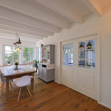 Esszimmer mit Flügel-Schiebetüren