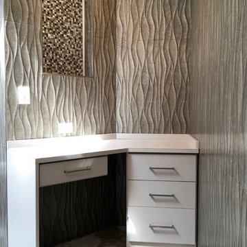Contemporary Make-Up Table
