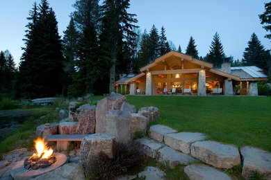 Craftsman exterior home idea in Vancouver