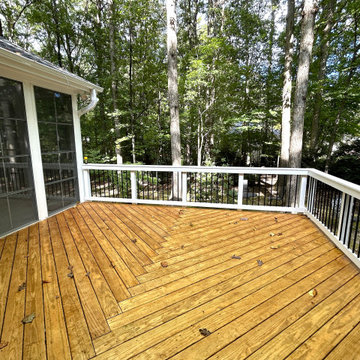 Rustic Deck with Lateral Skirting and Three-Season Room