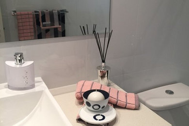 Example of a minimalist home design design in Adelaide