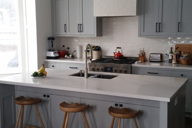 Example of a cottage kitchen design in Toronto