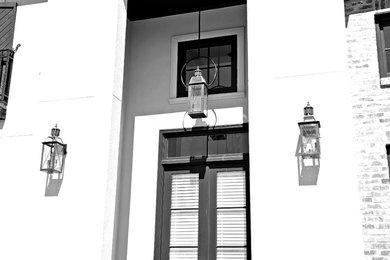 Example of an exterior home design in New Orleans