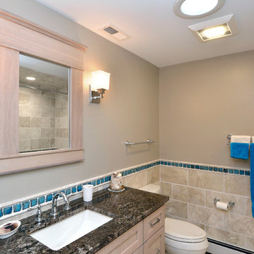 Arlington Heights Turquoise Accent Hall Bath