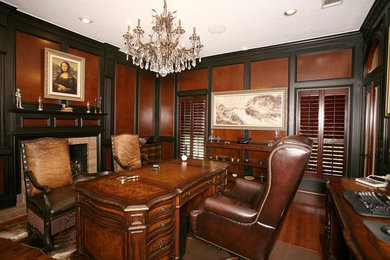 Inspiration for a classic home office in Houston.
