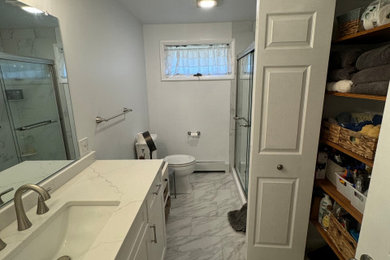 Bathroom - modern bathroom idea in New York