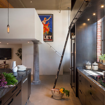 Kitchen of the Week: Steel Cabinets Define an Industrial Loft