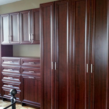 Customized Wardrobe Along Bedroom Wall