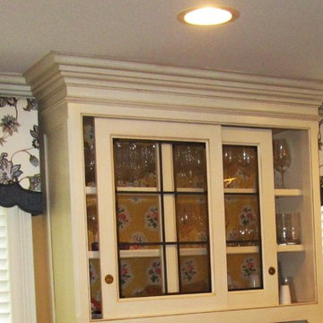 Kitchen Update with Banded Cornices