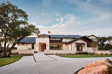 Trendy house exterior photo in Austin
