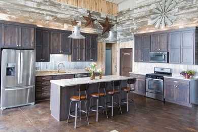 Mid-sized mountain style kitchen photo in Minneapolis