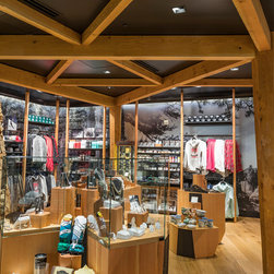 Timberline Lodge Retail Store at PDX - Columns And Capitals