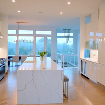 Lee's Beach Modern