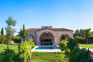 Réalisation d'une piscine design.