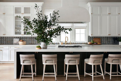 Kitchen photo in Calgary