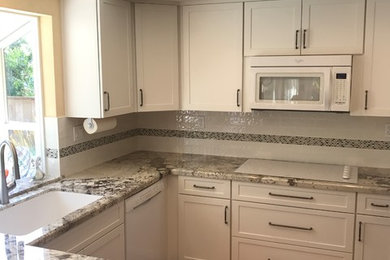 Minimalist kitchen photo in San Diego