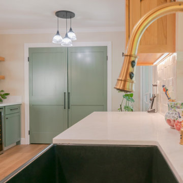 Cottage Green Kitchen: A Refined Blend of Contemporary and Nostalgic Design