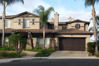 Inspiration for a contemporary exterior home remodel in Orange County