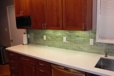 Minimalist kitchen photo in Sacramento
