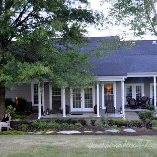 Example of a coastal exterior home design in Louisville