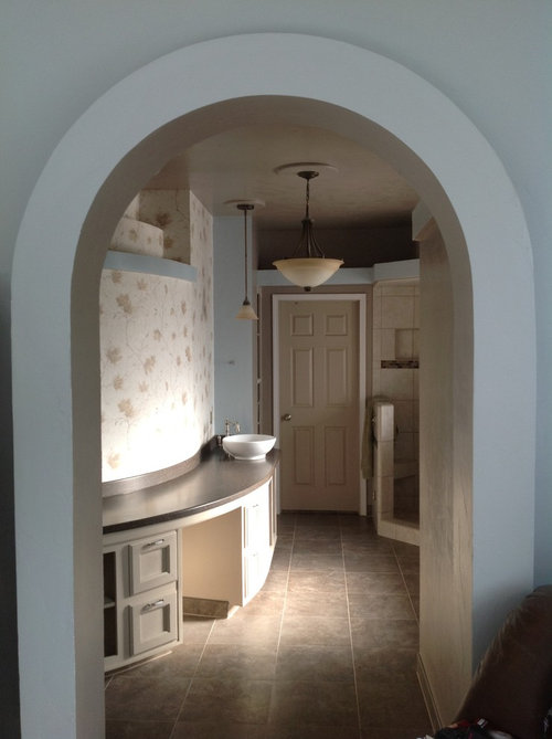 A curved wall in the master bath?? What to do, what to do...