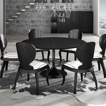 2566 MH Oval Dining Table