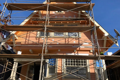 Three-story exterior home idea in San Francisco