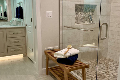 Elegant home design photo in Dallas
