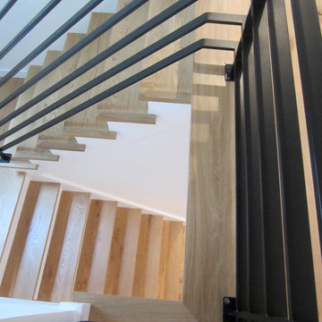 AMAGANSETT: 4" SOLID COUNTRY GRADE WHITE OAK INSTALLED /FINISHED NATURAL