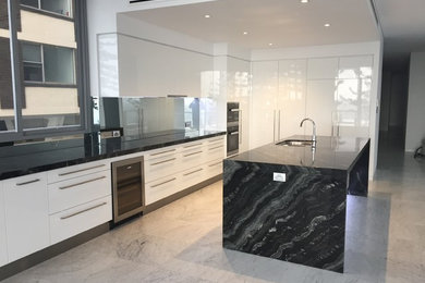 This is an example of a modern kitchen in Wollongong.