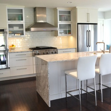 Light & Airy Home for 3