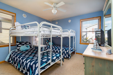 Beach style guest bedroom photo in Philadelphia