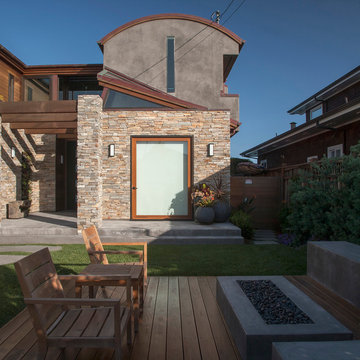 At-grade Deck in Entry Courtyard