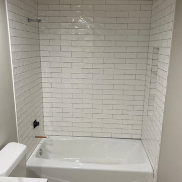 BATHROOM - Tub Surround - 3" x 12" Ceramic Sub-Way with Shower Niche