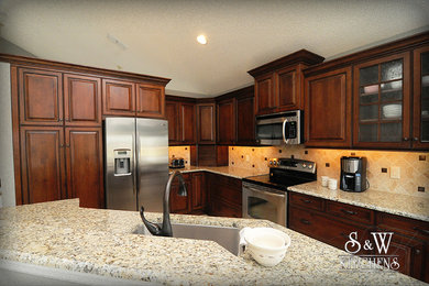 Inspiration for a timeless kitchen remodel in Orlando