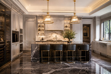 Transitional kitchen photo in Dallas