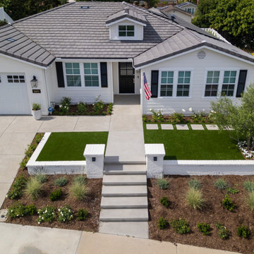 Welcoming Simplicity with a Patriotic Touch