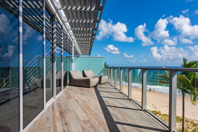 Inspiration for a contemporary exterior home remodel in Miami