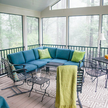 Screened-in Living Area