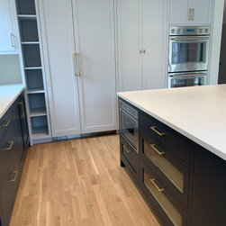 Wellesley Charming Contemporary - Freezers