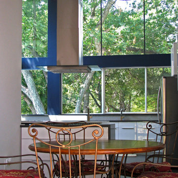 Triehouse - The Triangular House in the Trees